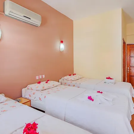 Otel Saray *